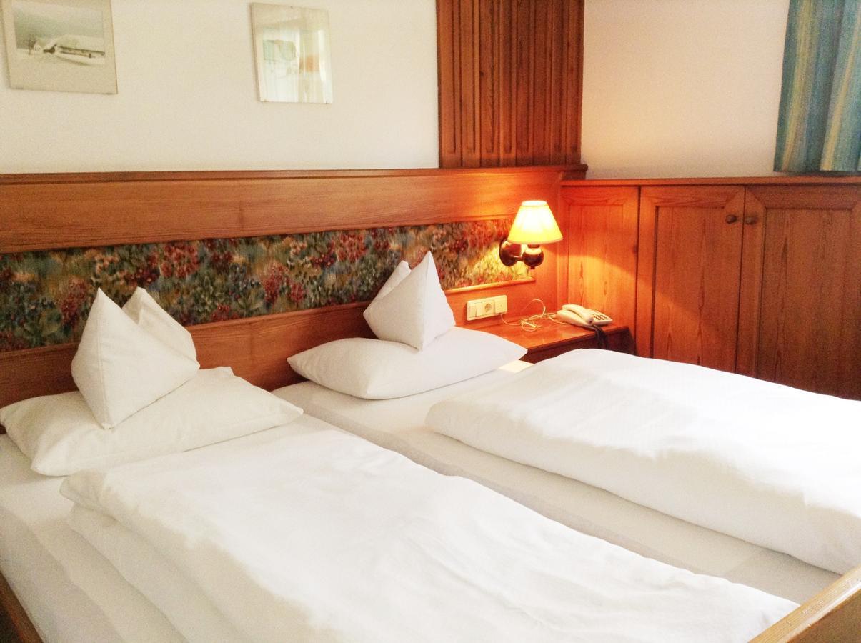 Hotel Gruenes Tuerl 巴特斯哈尔巴赫 客房 照片